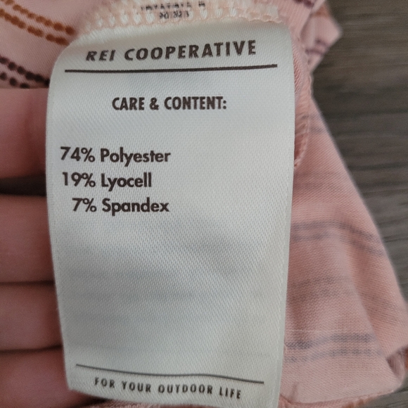 REI Top! - Picture 5 of 5